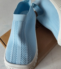 Jack and Lily light blue breathable slip-on mesh shoes kids 5.5-6