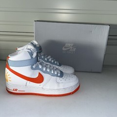 Nike Air Force 1 High GS ‚Be Kind‘ White/Electro Orange DC2198-100 Size 6.5Y