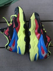 Fila Ray Tracer Apex Kid’s Size 2 1/2 Shoes Laces Are Flawed
