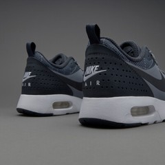 Nike Air Max Tavas SE Big Kid’s Size 4,5,5.5,6,6.5,7 (GS) 859580-001