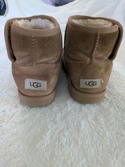 UGG Jona Boot Big Kids Size 4 Fall Winter Suede Snap Closure With Ugg Logo