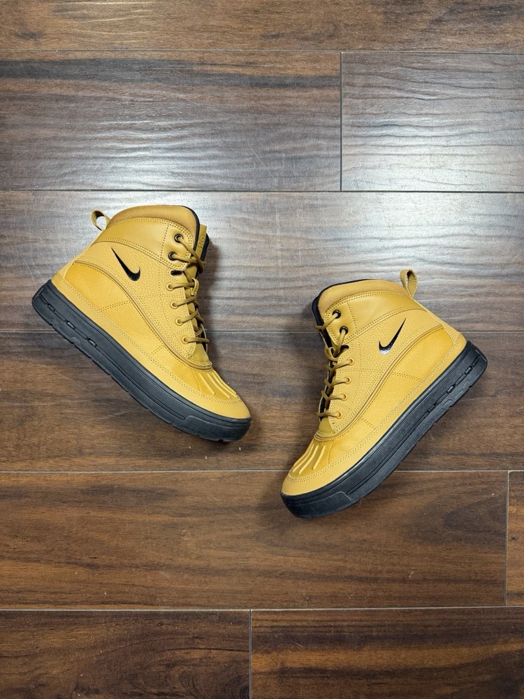 Nike Woodside 2 High ACG Wheat Black Boots Size 6Y, VERY CLEAN!