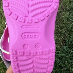 🧸 Crocs classic clog With Tags 🏷️ Hello Kitty Size J3