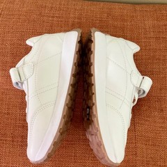NWOT Kids White Sneakers Hook and Loop Strap Gum Sole Low Top Shoes Unisex