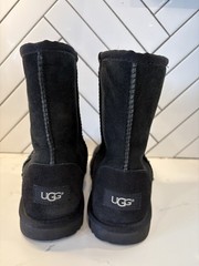 UGG KIDS CLASSIC SHORT II – 1017703K