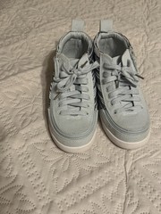 BILLY Footwear Classic DR High Top Gray/White Lace-Up Sneaker Unisex Kids 3M