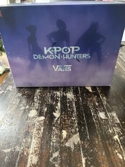 Size 3.5 KPop Demon Hunters x Vans Big Kids SK8-Hi Shoe