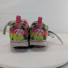 Girls Heelys Pro 20 With WHEELS Tie Dye Print Sneakers – U.S. Youth Size 3 Used