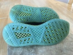 SIZE: 5 ADIDAS DEERUPT RUNNERS B41755 SHOES BLACK / VOLT MESH KIDS