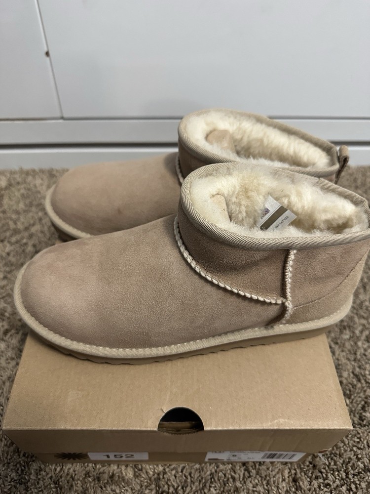 UGG Kids Classic Ultra Mini Bootie Sand Beige Suede US 6 EU 38 1130750K
