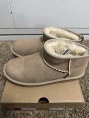 UGG Kids Classic Ultra Mini Bootie Sand Beige Suede US 6 EU 38 1130750K