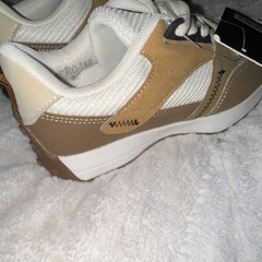 unltd. White Tan Mesh Suede Sneaker Unisex Kids Lace-Up Casual Shoes size 3
