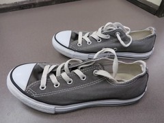 CONVERSE Chuck Taylor ALL-STARS Classic-Unisex (Size 9Y)