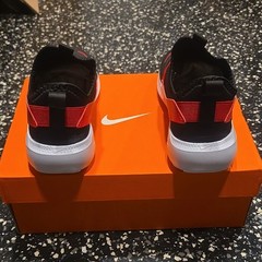 Nike Flex Runner 4 (GS) Kids Athletic Slip-On Black/Red/White 4.5Y