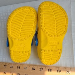Crocs Classic Minions Kids Clogs Yellow/Blue US 9 Slip-On Adjustable Strap