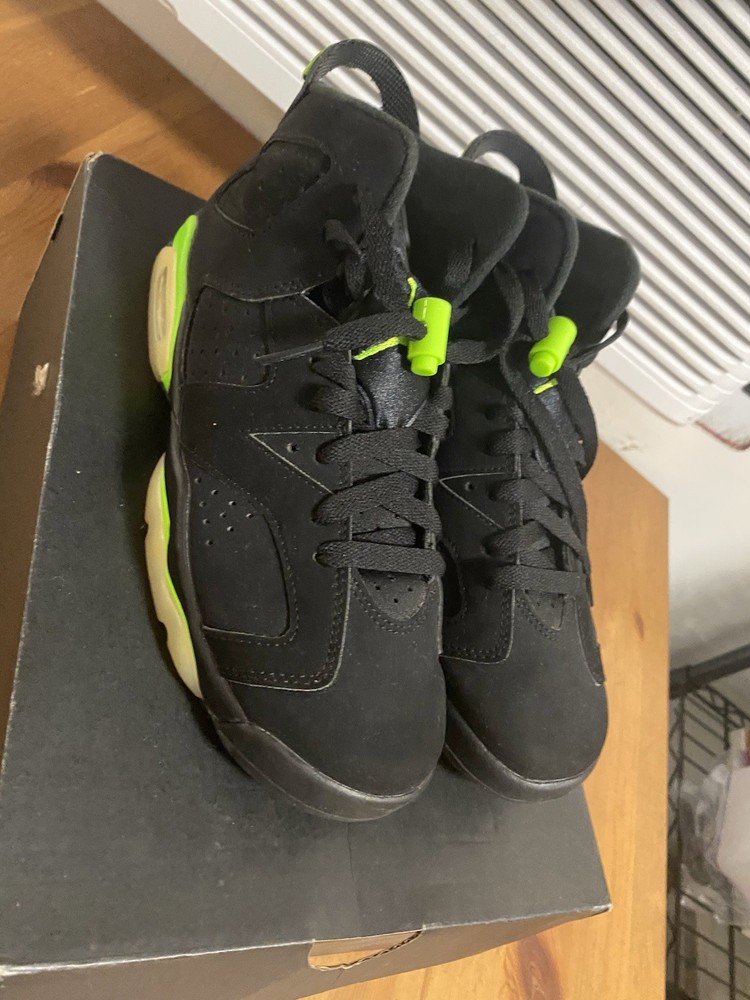 Jordan 6 Retro Electric Green (GS) – Size 6 Y