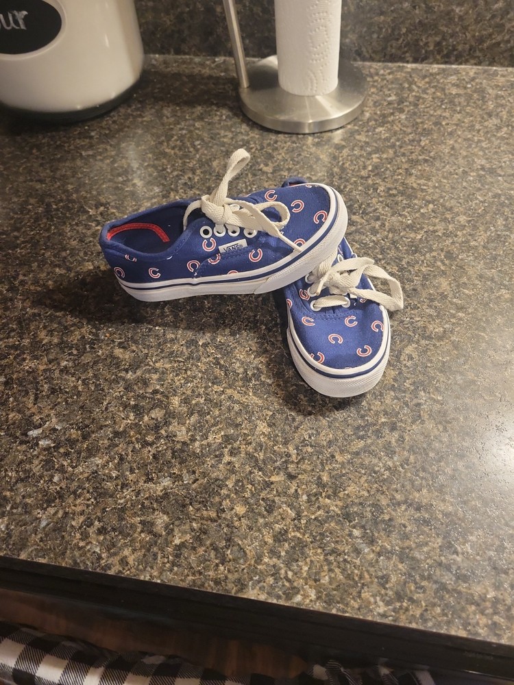 VANS Authentic MLB Chicago Cubs KIDS Size 11.5 Athletic Low Top Skate Shoes.