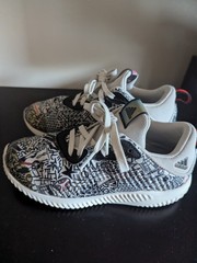 Alphabounce Star Wars edition sneakers size 1 kids soles are worn down