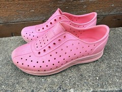 Native Robbie Sugarlite Pink Slip On Shoes Kids Size J1 Lightweight Waterproof