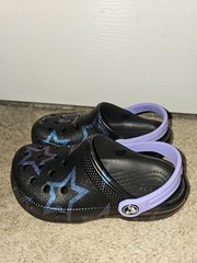 Crocs Kids‘ Classic Disco Dance Party Stars Black Clog Sandals