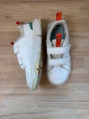 On The Roger Hook and Loop Sneakers 3KE10010840 White/Green SIZE: K13