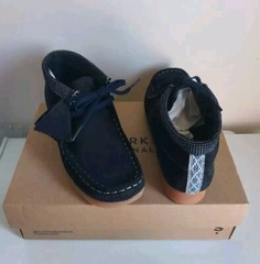 Clarks Kids Wallabee Boot Older Navy Combination Size 4 (Read Description)