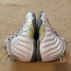 Nike Air Foamposite One GS Light Smoke Grey Rainbow Pixel CU1054-001 Size 6Y EUC