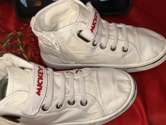 Disney’s Official Mickey Mouse Character High Top Canvas Sneakers Size 1 NICE!