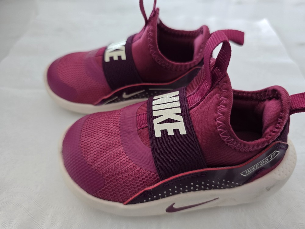 Nike Flex Runner 4 Unisex Size 6C Bordeaux/Sweet Beet Midfoot Strap Slip-On