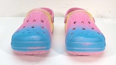 Crocs Rainbow Spray Fur Inside Tie Dye Clogs Kids Size J2 Blue Pink Yellow