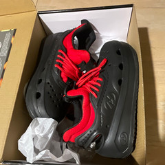 Heelys Wowza Wheeled Sneakers Black/Red Youth US 2 EU 33 UK 1 HES10478H