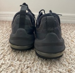 Nike Air Max Axis Youth Size 3