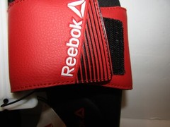 REEBOK Size 2 Black & Red ADJUSTABLE Strap MEMORY FOAM Lightweight Slides