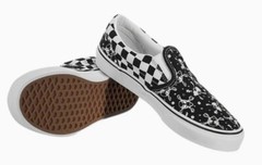 Vans Classic Slip-On (Glow Alien) Black/ True White Kids Skate Shoes Canvas