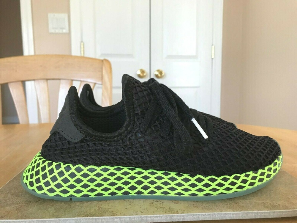 SIZE: 5 ADIDAS DEERUPT RUNNERS B41755 SHOES BLACK / VOLT MESH KIDS