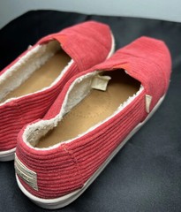 TOMS Red Corduroy Slip On Lightweight Shoes Comfy Soft Unisex Youth Size 3.5