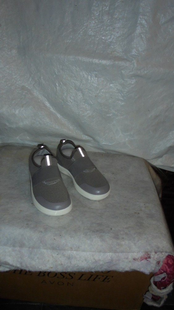 DUOVODA GREY, SLIP ON, SNEEKERS SZ 30 EUR – N W T DISPLAY