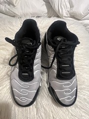 Nike Air Max Plus GS Sneaker US 6 Gray/Black/White Low Top Lace-Up