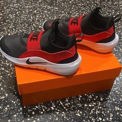 Nike Flex Runner 4 (GS) Kids Athletic Slip-On Black/Red/White 4.5Y