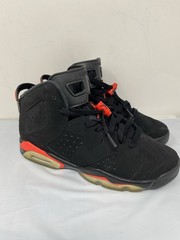 Nike Air Jordan Retro 6 Black/Infrared, Model 384665-060 2018 Size 6.5Y