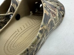 DAMAGED Crocs Classic Realtree Edge Camo Clogs Kids Slip-On Comfort – J6