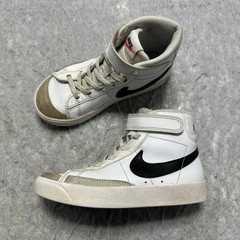 Nike Blazer MID ’77 Shoes White Black DA4087-100 Child Size 11.5C