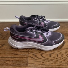Nike Cosmic Runner Purple Fuchsia Running Shoes GS Youth Size 7Y HM4402-500