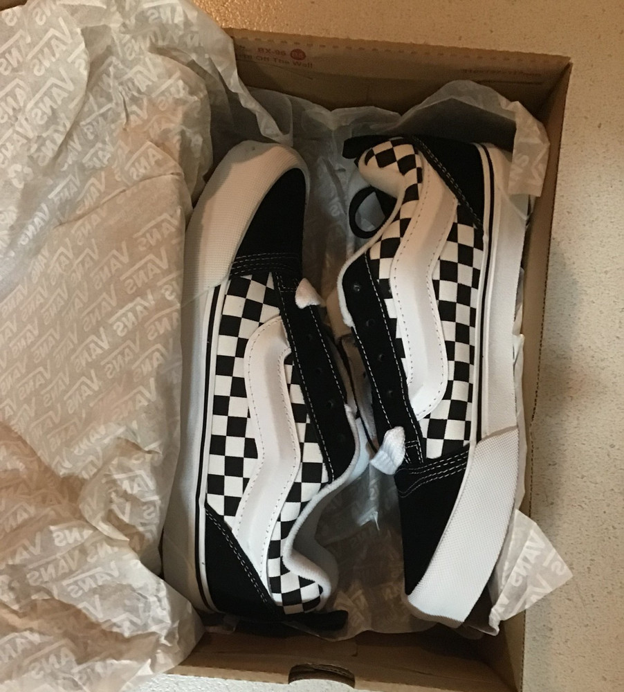 VANS Knu-Skool Unisex Checkerboard Black/True White Size 6 Junior or Women’s 7.5