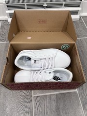 VANS Unworn In Box White Leather Unisex 2 YT seldan Sneakers