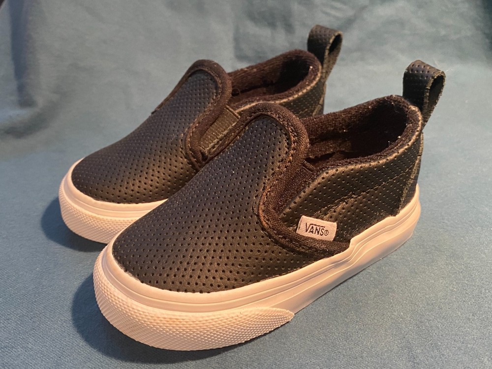 Vans Off The Wall Toddler SZ 4.5 Pull-On Sneaker Perforated Leather Hoop & Loop