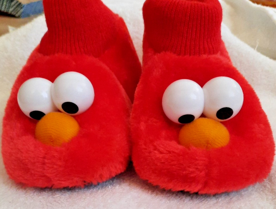Sesame Street Elmo Kids Red Plush Pull On Slippers Size XL 9-10 F