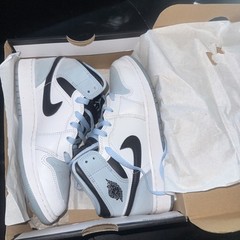 Air Jordan 1 Mid SE | Size 5Y | White/Black/Ice Blue – Style DV1337-104
