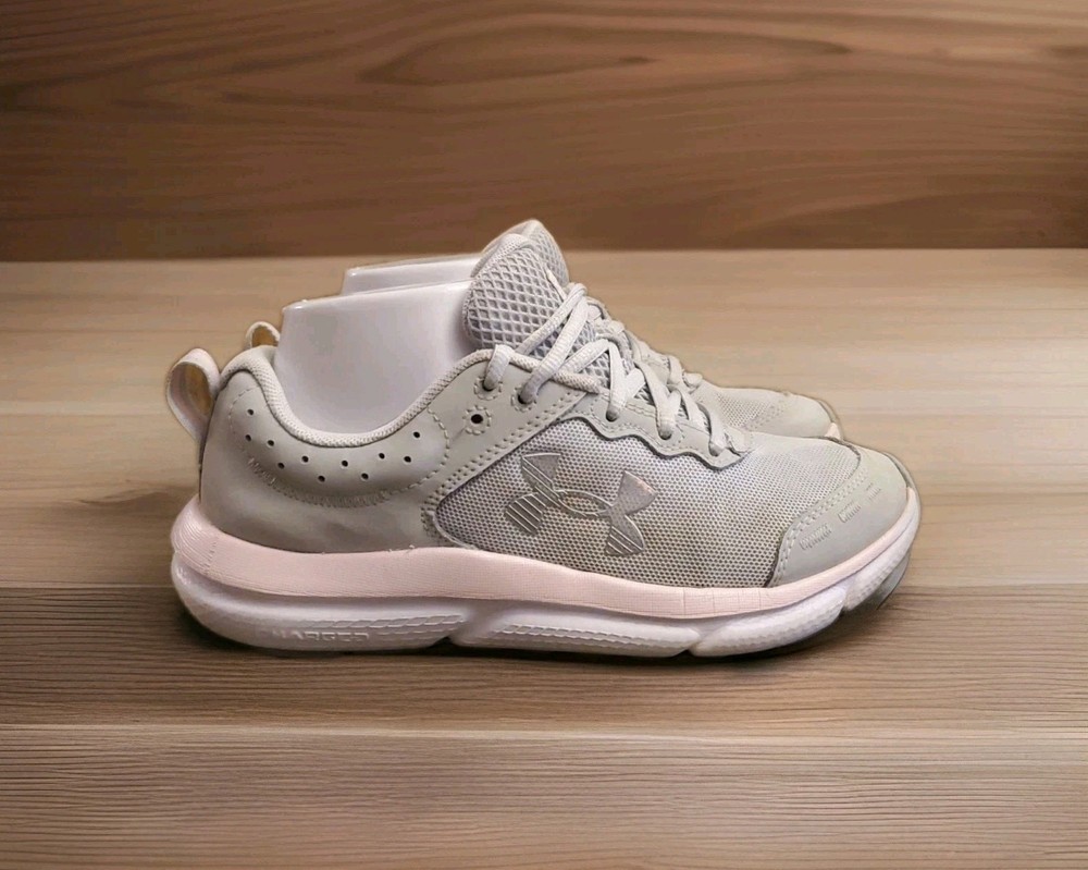 Under Armour Assert 10 Running Sneaker Shoes Youth Size 4.5 Gray