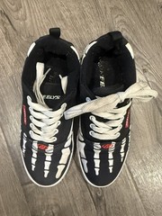 Heelys Pro 20 Prints Skeleton Wheeled Sneaker Black White Red Youth Size 3